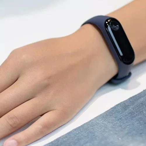 Xiaomi Mi Band 3, il nuovo braccialetto smart in offerta speciale a soli 35 euro